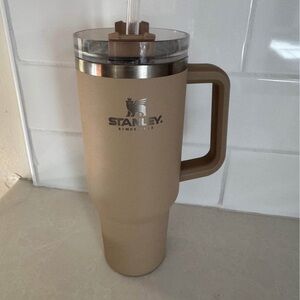 Stanley Beige Tumbler with Handle